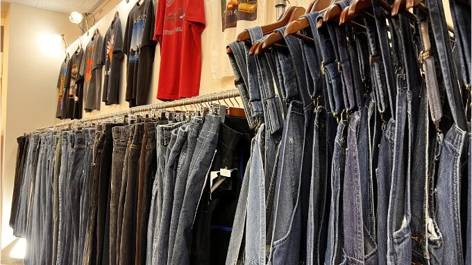 アメリカンビレッジの安い古着屋